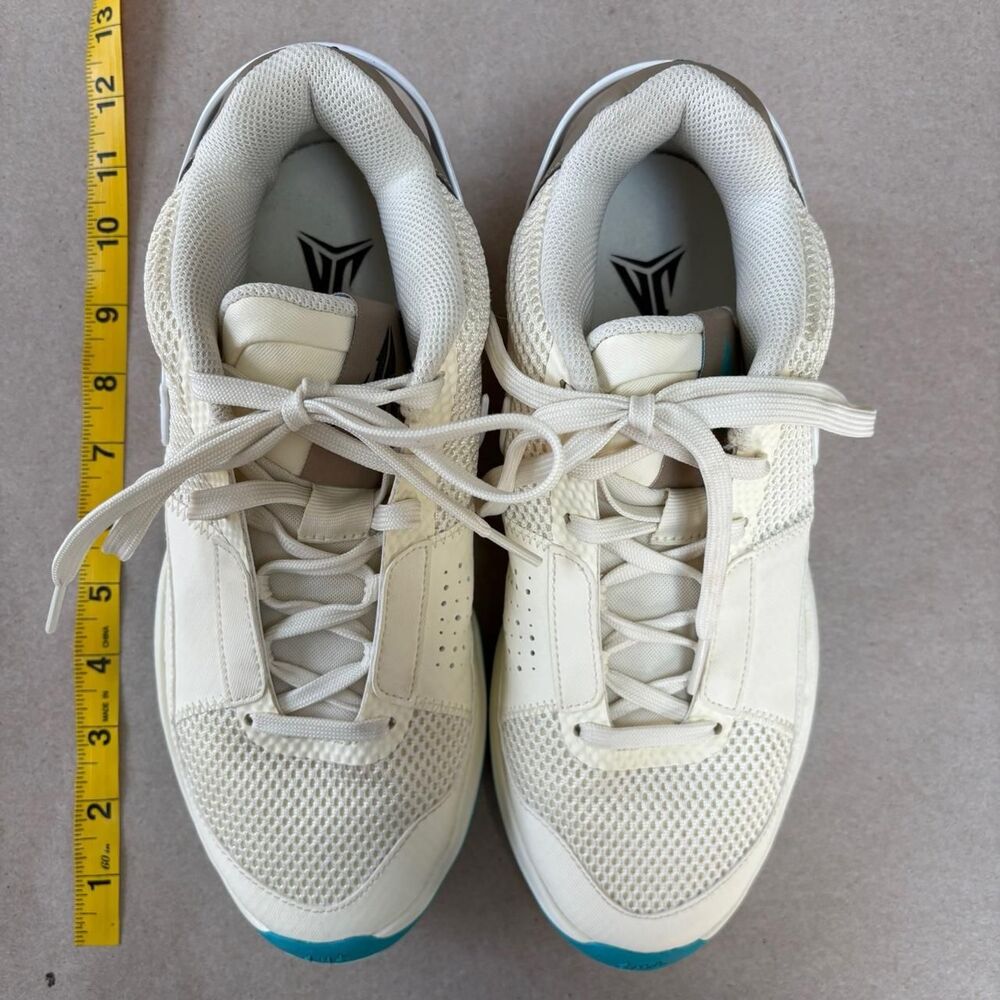Nike Men's White and Cream Trainers